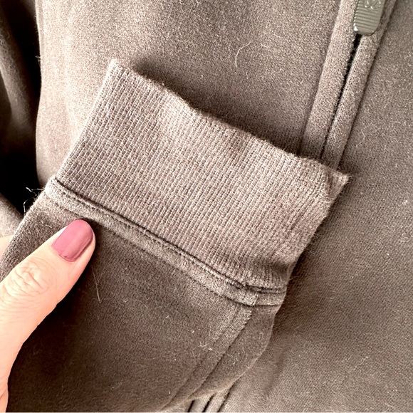 Sz 8 Lululemon Full Zip Mock Neck Sweatshirt in Black - Picture 4 of 7